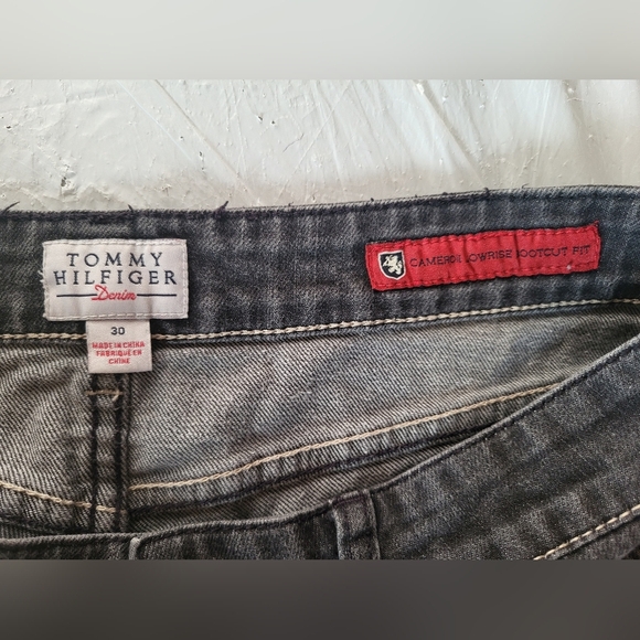 Tommy Hilfiger Women's Gray Straight Leg Jeans, Size 32 X 28 - Picture 4 of 5